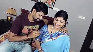 Telugu aunty sashi sizzling navel flash